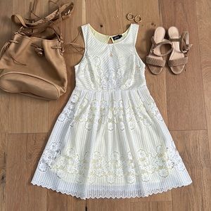 KATE SPADE SATURDAY White Lace Sleeveless Dress with Yellow Lining - Size 6